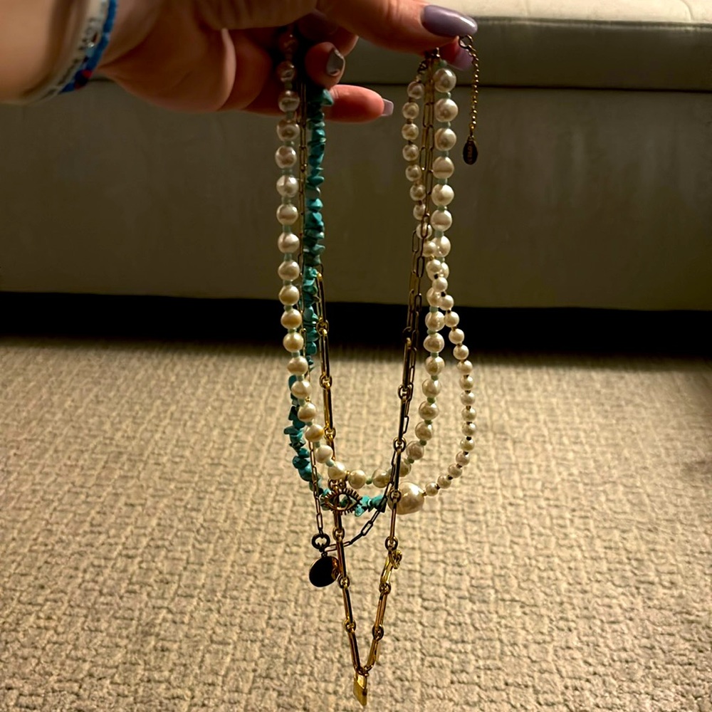 Express layered necklace. Good turquoise pearl.